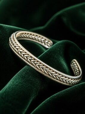Vintage Sterling Silver Chevron Braided Cuff Bracelet – Pre-90s Deadstock 11g